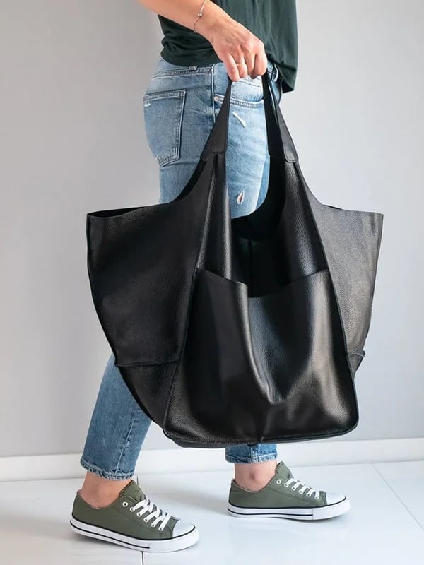 Ruth - Zeitlose Anziehung Leder Tote Bag
