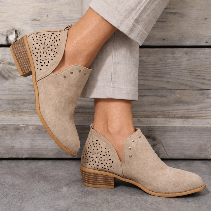 Käthe | Stiefeletten mit Lochmuster