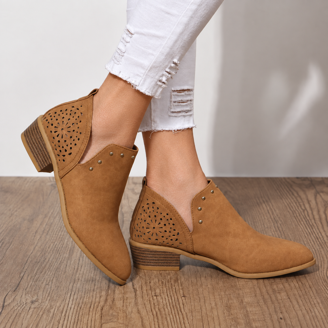 Käthe | Stiefeletten mit Lochmuster