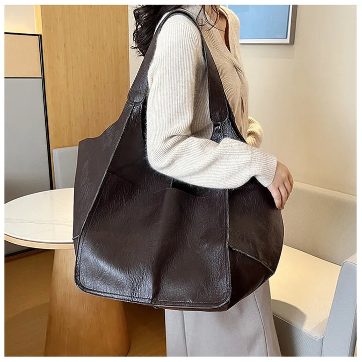 Ruth - Zeitlose Anziehung Leder Tote Bag