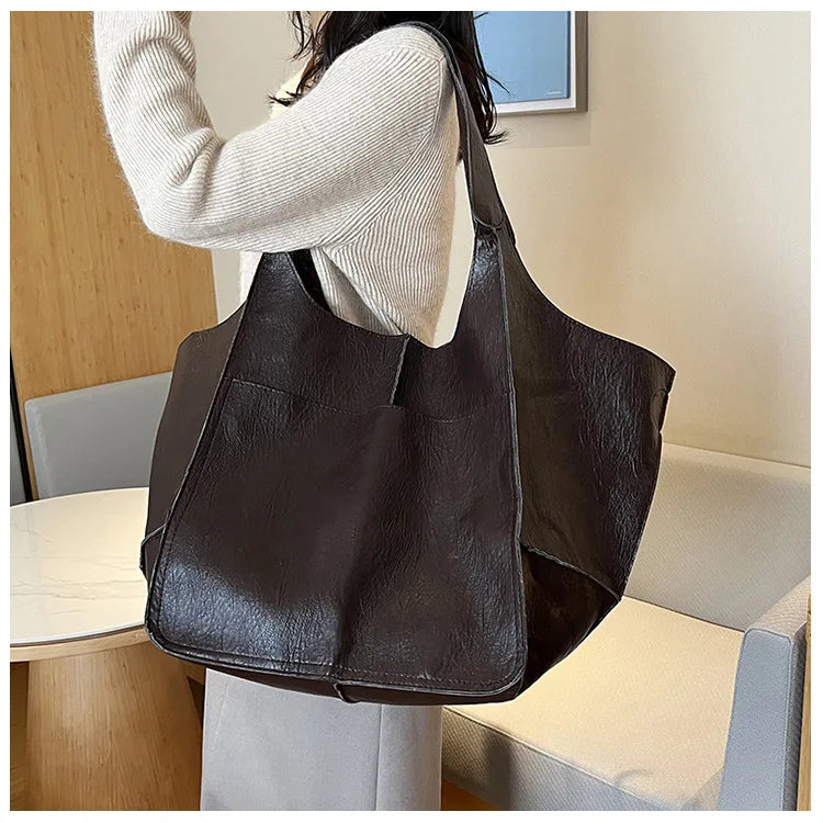 Ruth - Zeitlose Anziehung Leder Tote Bag