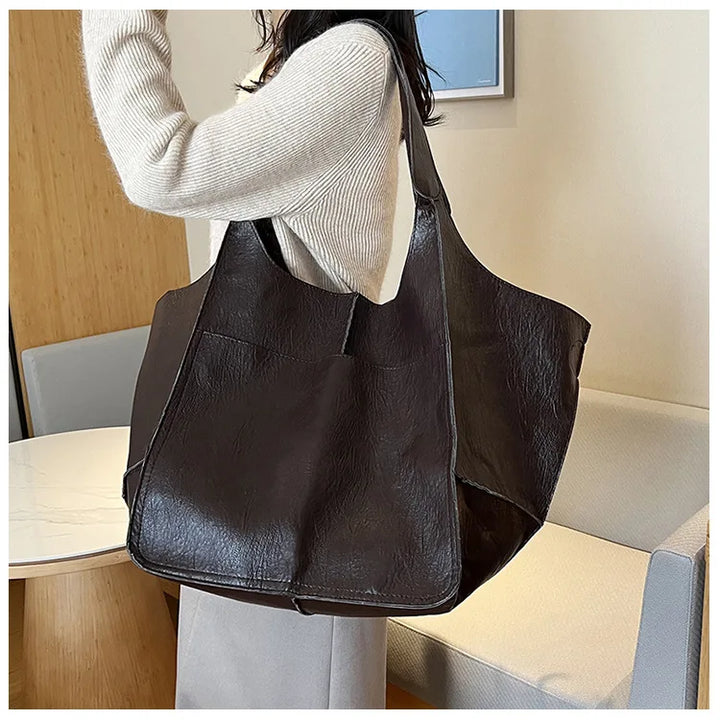 Ruth - Zeitlose Anziehung Leder Tote Bag