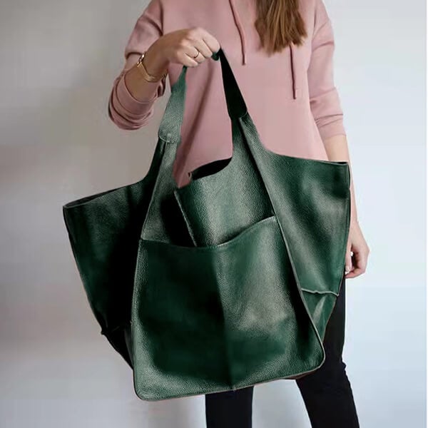 Ruth - Zeitlose Anziehung Leder Tote Bag