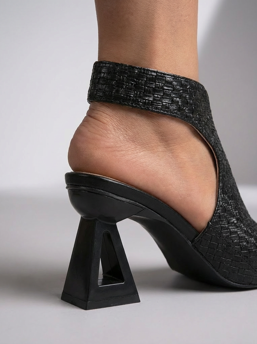 Nika | Elegante Keilsandalette
